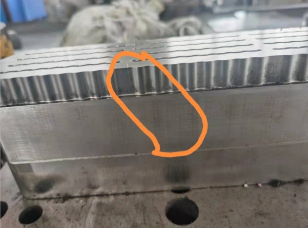 哪個模具鋼韌性最好？LG模具鋼韌性是DC53的8-9倍，韌性好到沒有同行兄弟